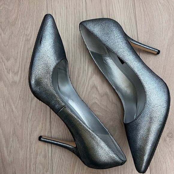 WHBM dark metallic nubuck leather stilettos - Picture 6 of 16